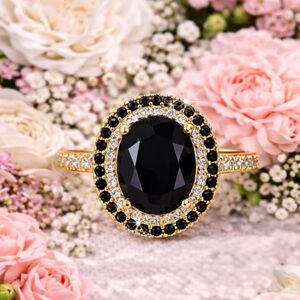 Elegant Black and Gold Oval Ring
